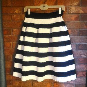 New York & Company Dramatic B&W Textured Stretch High-Waisted Skirt - Size S